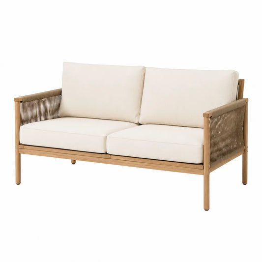 Sofa ogrodowa dwuosobowa z drewnianą ramą i beżowymi poduszkami